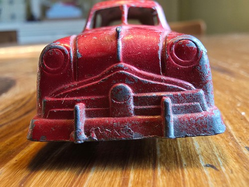 Vintage tootsietoy ford sedan - tootsietoy,
